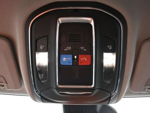 Used 2024 Jeep Grand Cherokee Laredo AWD/4WD image 35