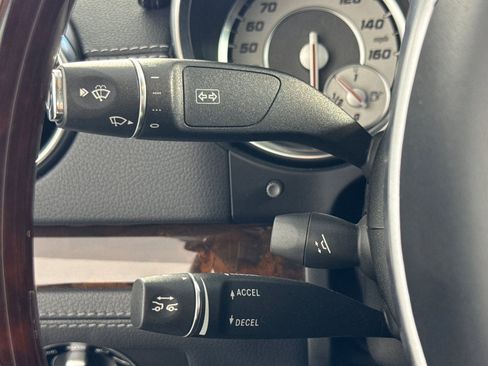 Used 2013 Mercedes-Benz SL 550 w/ Premium Pkg image 35