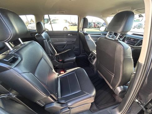 Used 2021 Volkswagen Atlas SE image 12