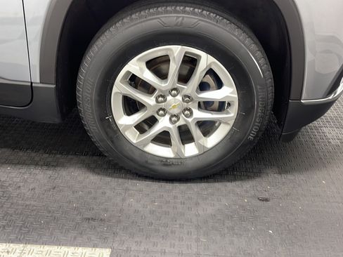 Used 2018 Chevrolet Traverse LT FWD image 19