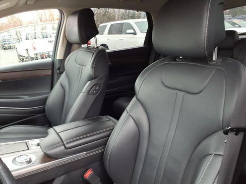 Used 2024 Genesis GV80 2.5T image 16