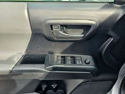 Used 2020 Toyota Tacoma SR AWD/4WD image 20