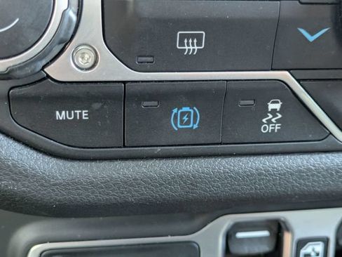 Used 2024 Jeep Wrangler Unlimited AWD/4WD image 31