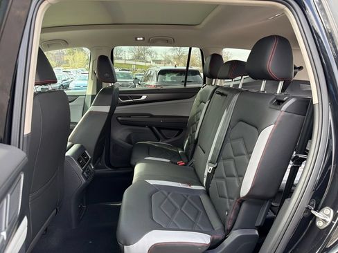 Used 2026 Volkswagen Atlas Peak Edition AWD/4WD image 31
