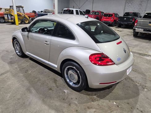 Used 2012 Volkswagen Beetle 2.5 FWD image 7