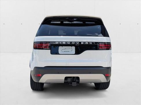New 2025 Land Rover Discovery S image 8