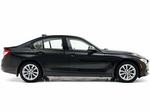 Used 2016 BMW 320i xDrive 320i xDrive image 2