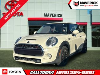Used 2019 MINI Cooper S w/ Signature Upholstery Package FWD video 1