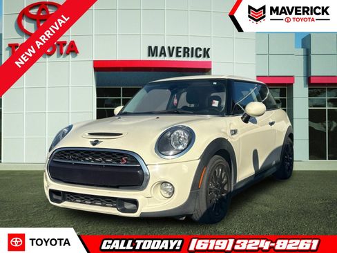 Used 2019 MINI Cooper S w/ Signature Upholstery Package FWD image 1