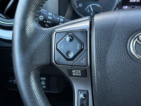 Used 2022 Toyota Tacoma TRD Off-Road image 24