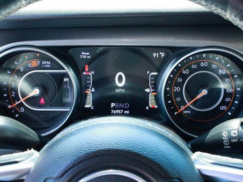 Used 2020 Jeep Wrangler Unlimited Sahara AWD/4WD image 31