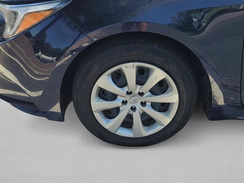 Used 2025 Toyota Corolla LE FWD image 29
