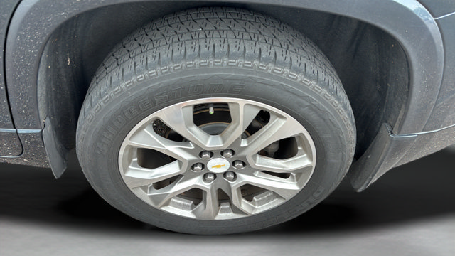 Used 2018 Chevrolet Traverse Premier w/ Driver Confidence II Package FWD image 14
