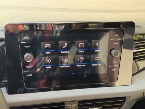 New 2025 Volkswagen Jetta SE image 28