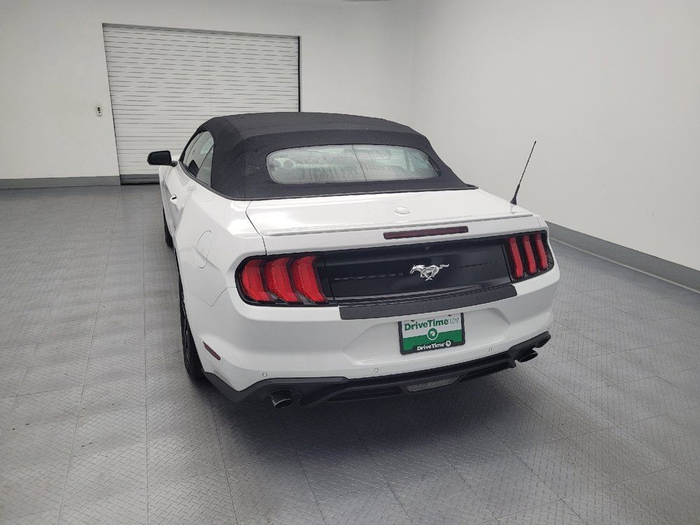 Used 2022 Ford Mustang Premium RWD image 6