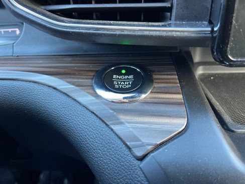 Used 2020 Ford Explorer Limited image 17