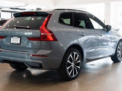 Used 2023 Volvo XC60 B5 Plus w/ Protection Package Premier AWD/4WD image 4