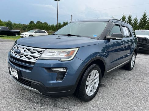 Used 2018 Ford Explorer XLT w/ Equipment Group 201A AWD/4WD image 7