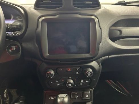 Used 2021 Jeep Renegade Trailhawk AWD/4WD image 19