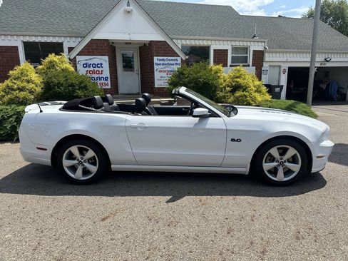 Used 2014 Ford Mustang GT Premium RWD image 9