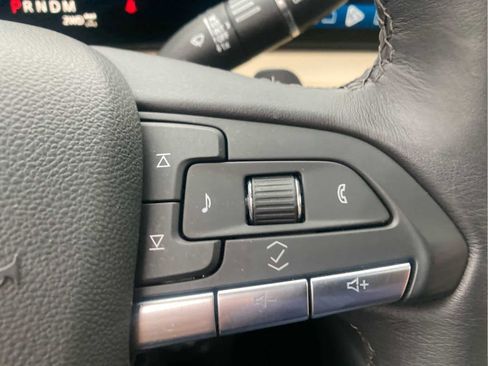 Used 2024 Cadillac XT4 Luxury w/ Cold Weather Package image 29