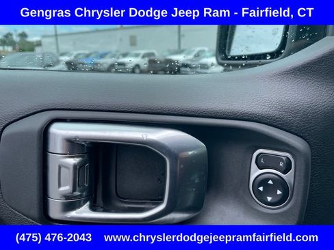 Used 2024 Jeep Wrangler Unlimited AWD/4WD image 44