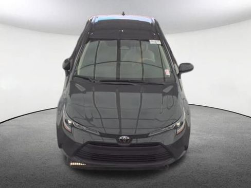 Used 2026 Toyota Corolla LE FWD image 2