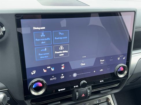 Used 2025 Lexus GX 550 image 27