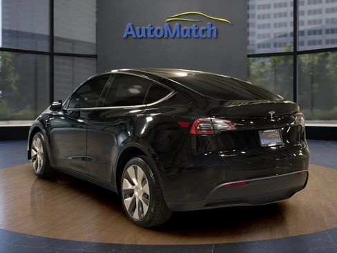 Used 2024 Tesla Model Y Long Range AWD/4WD image 8