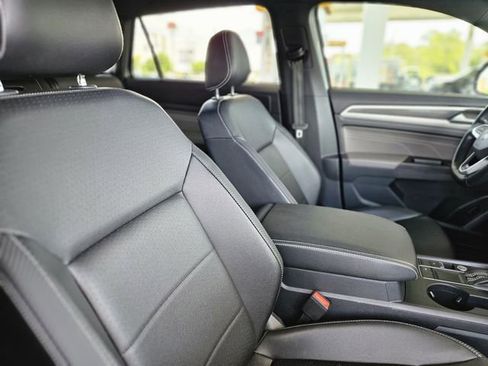 Used 2021 Volkswagen Atlas Cross Sport SE w/ Panoramic Sunroof Package FWD image 14