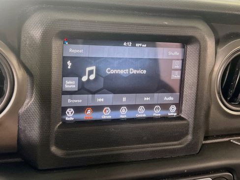 Used 2023 Jeep Gladiator Sport AWD/4WD image 14