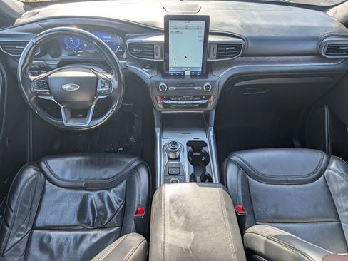 Used 2020 Ford Explorer Platinum w/ Premium Technology Package image 14