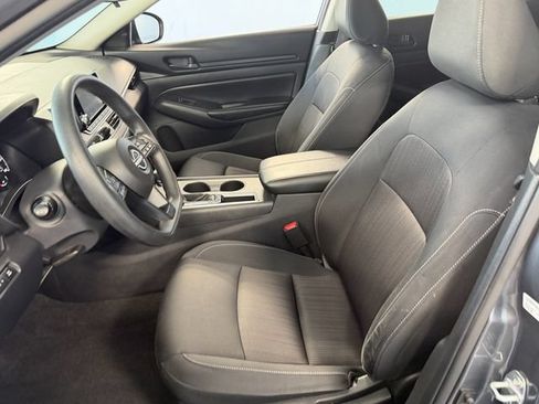 Used 2024 Nissan Altima 2.5 S FWD image 9