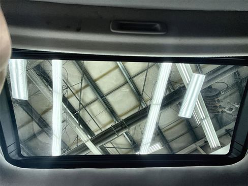 Used 2022 Honda Civic EX-L image 30