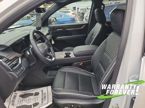 Used 2025 GMC Acadia Denali w/ Super Cruise Package image 13