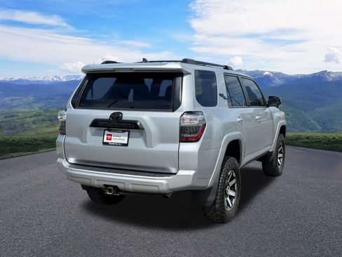 Used 2021 Toyota 4Runner TRD Off-Road Premium w/ Moonroof Package AWD/4WD image 5
