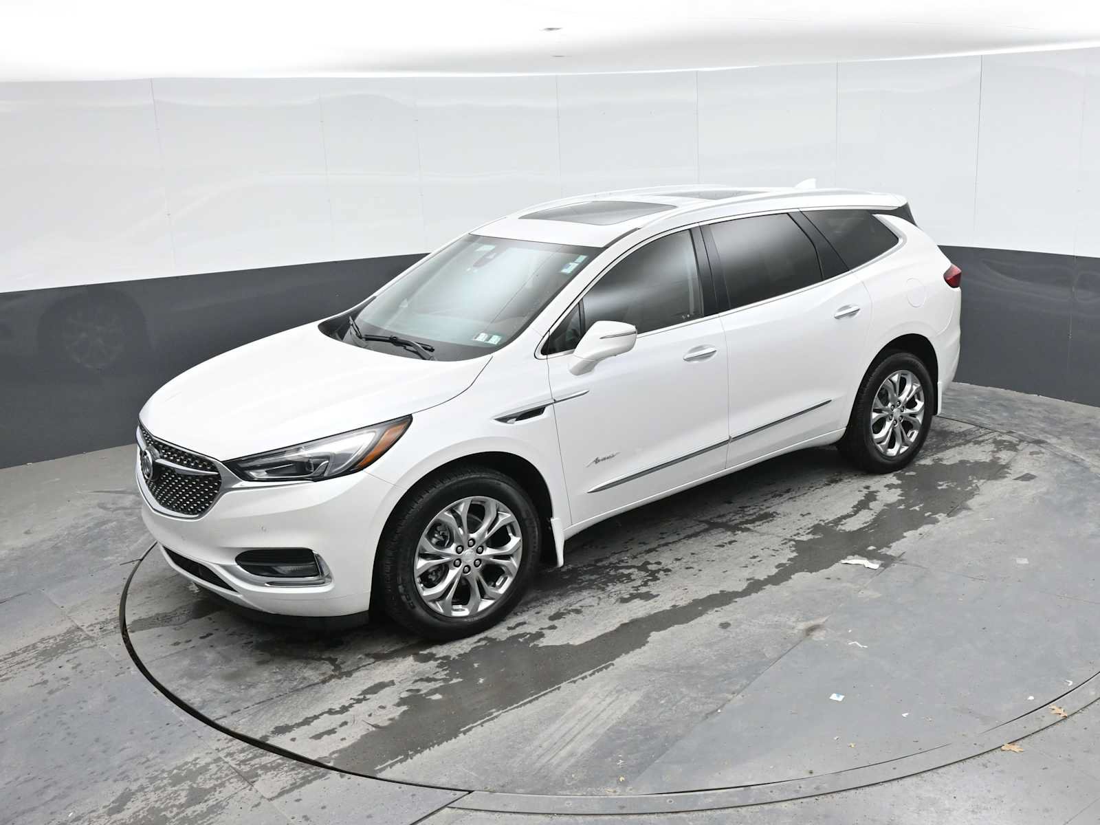 Used 2021 Buick Enclave Avenir w/ Avenir Technology Package AWD/4WD image 15