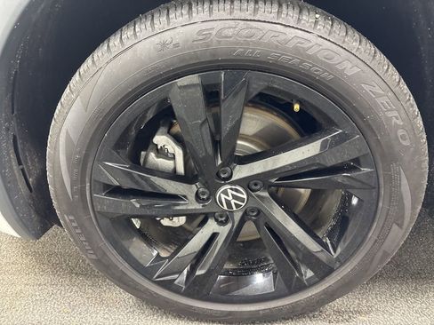Used 2024 Volkswagen Tiguan SE R-Line image 7