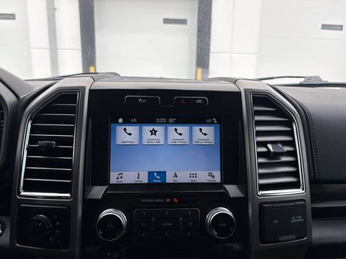Used 2016 Ford F150 Platinum w/ Equipment Group 701A Luxury AWD/4WD image 31