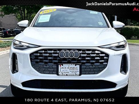 Used 2025 Audi Q5 Premium w/ Convenience Package AWD/4WD image 3