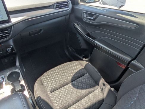 Used 2024 Ford Escape Active w/ Tech Pack #1 AWD/4WD image 17