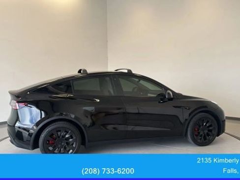 Used 2021 Tesla Model Y Long Range AWD/4WD image 17