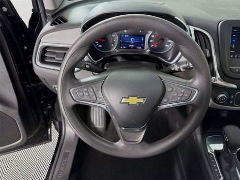 Used 2024 Chevrolet Equinox LS w/ LS Convenience Package FWD image 3