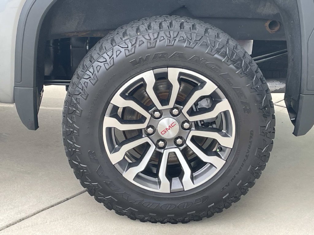 Used 2020 GMC Sierra 1500 AT4 w/ AT4 Premium Package AWD/4WD image 9