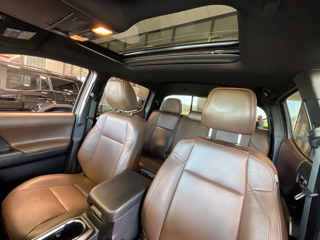 Used 2019 Toyota Tacoma Limited AWD/4WD image 10