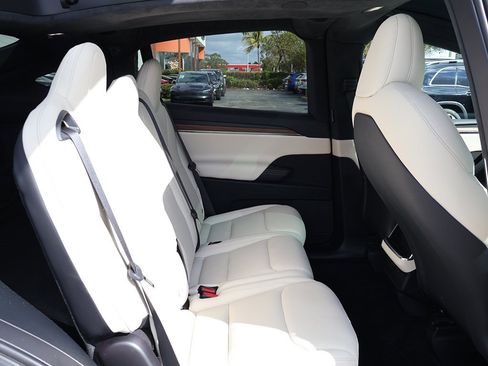 Used 2023 Tesla Model X image 35