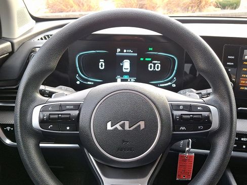 Used 2023 Kia Sportage LX image 18