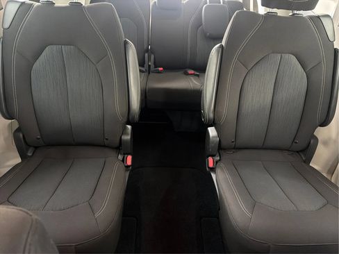 Used 2023 Chrysler Voyager LX FWD image 44