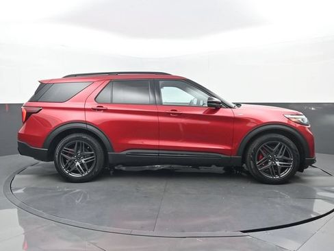 Used 2025 Ford Explorer ST-Line w/ Premium Package RWD image 2