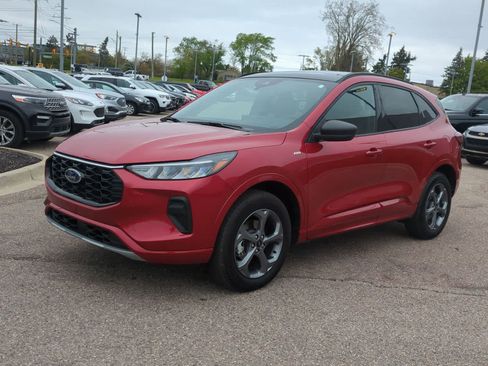 Used 2024 Ford Escape ST-Line w/ Tech Pack #1 AWD/4WD image 4